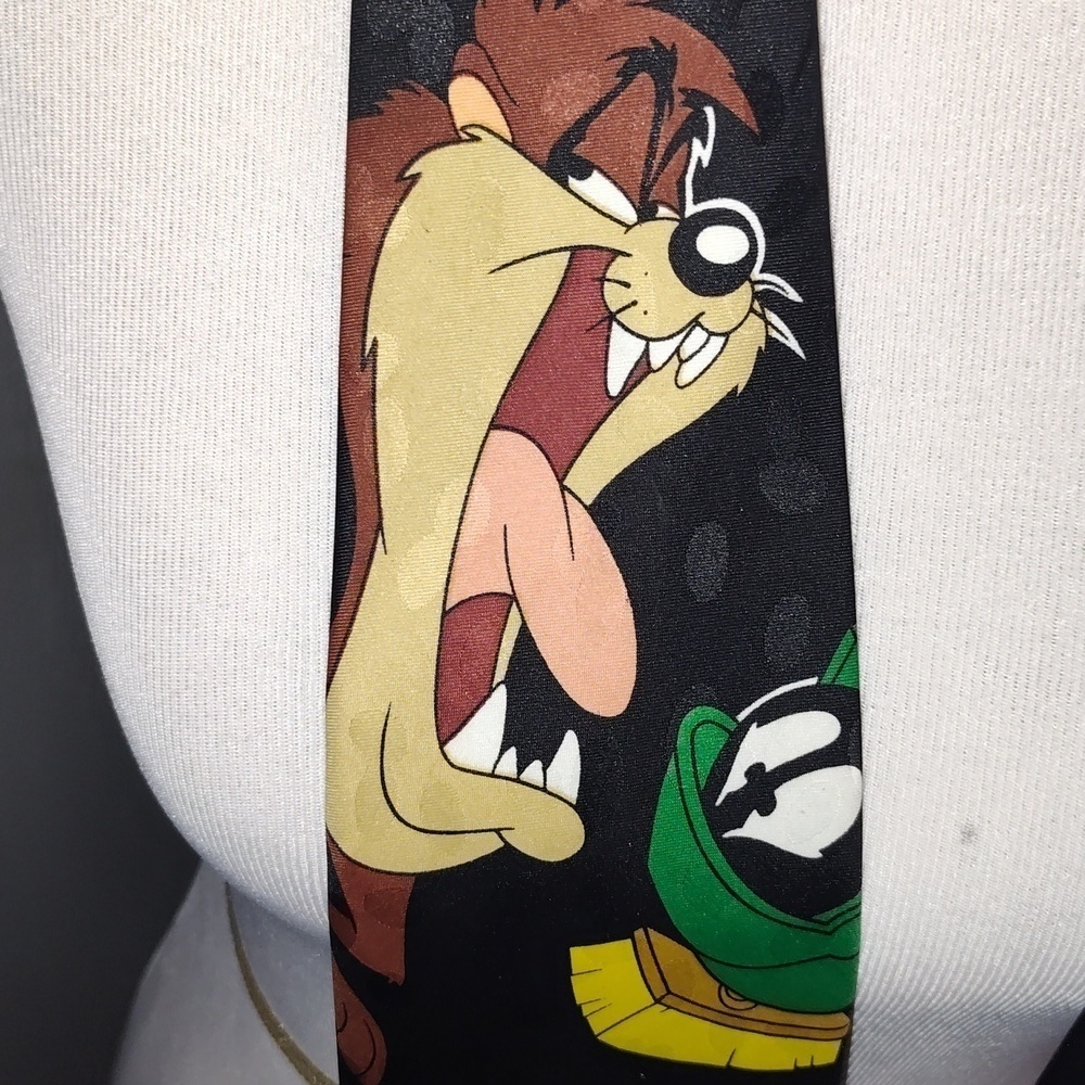 1996 Looney Tunes Mania Taz, Bugs Bunny, Daffy Duck, Marvin Martian Neck Tie - Picture 2 of 5